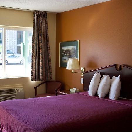 Knights Inn Сейлем Экстерьер фото