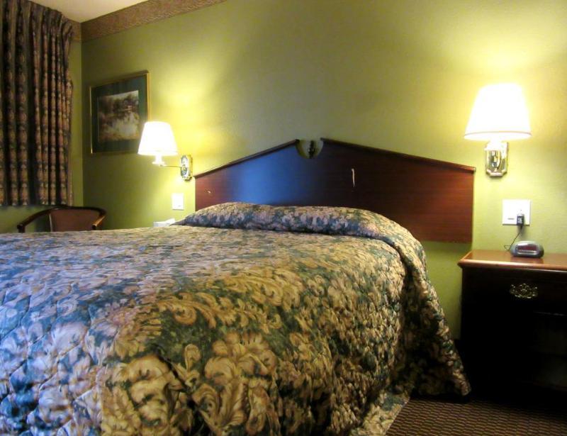 Knights Inn Сейлем Экстерьер фото