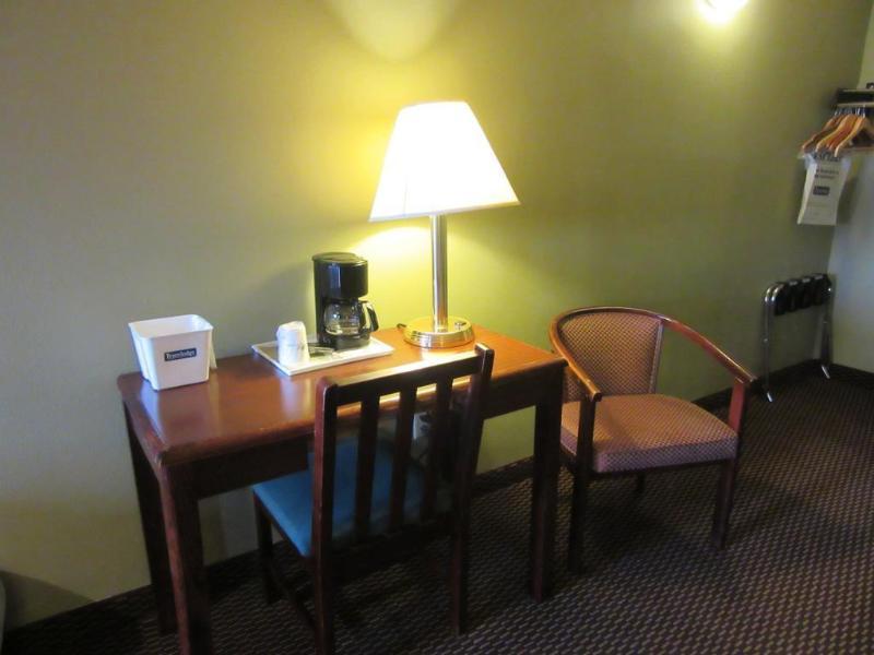 Knights Inn Сейлем Экстерьер фото