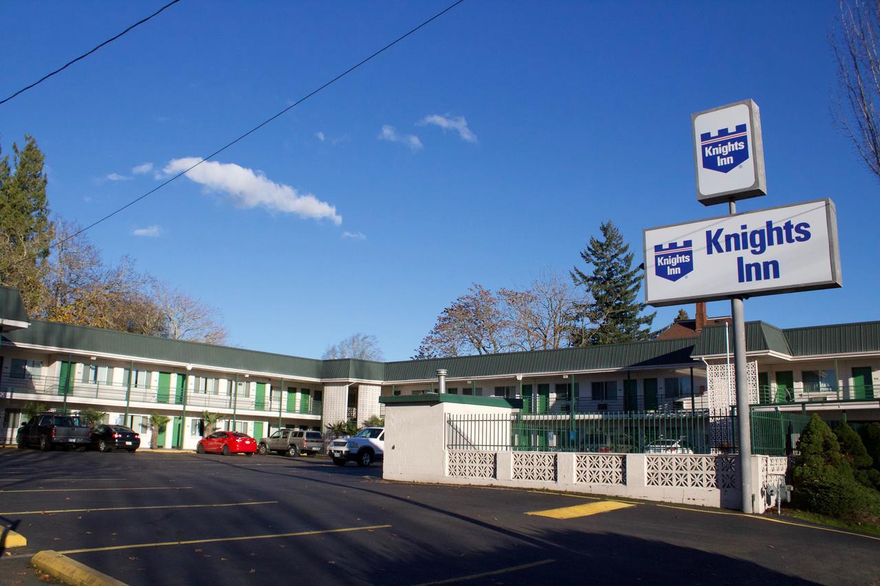 Knights Inn Сейлем Экстерьер фото